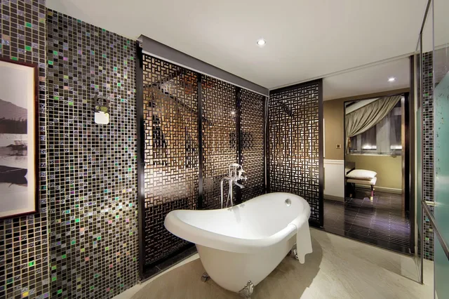 جناح سيغنتشر بسرير كينج وسريرين منفصلين بغرفتي نوم، HOTEL ROYAL HOI AN, The Legacy by the River 10/10
