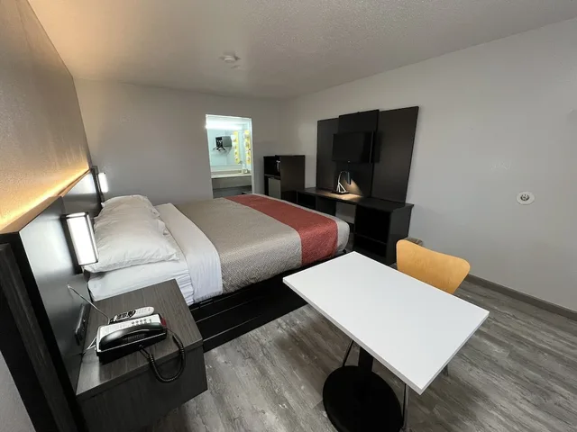 غرفة قياسية بسرير كينج، Motel6 Dyersburg, TN 9/10