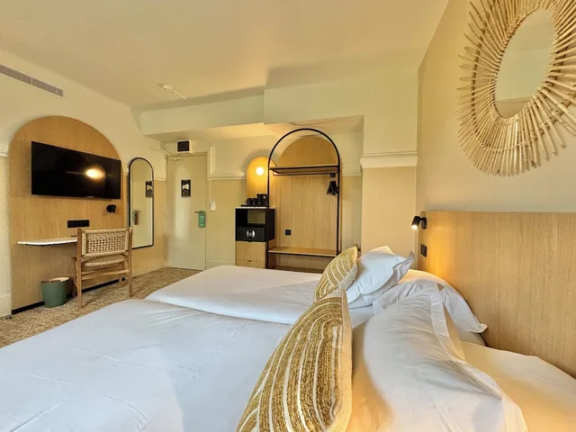 Comfort, Double Bed, Sofa, Balcony or Terrace، Hotel and Residence Vacances Bleues Orhoitza 3/6