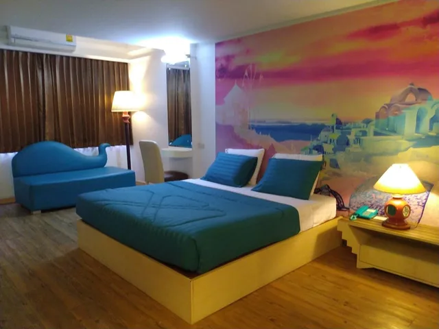 Cool, Twin Beds، THE PACIFIC COOL CHIC 10/10