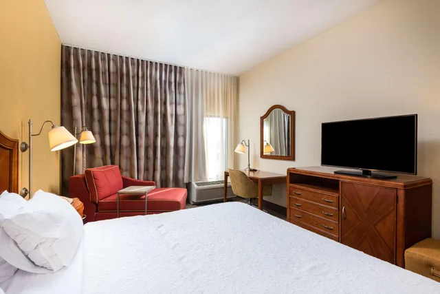 Room, Double Bed, Hampton Inn Roanoke/Hollins - I-81 2/4