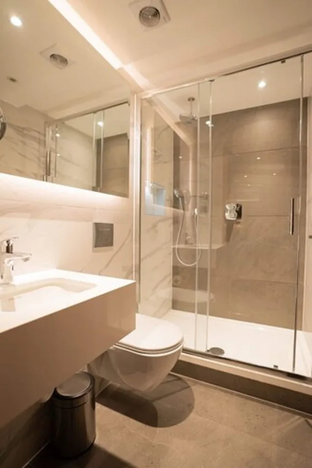غرفة ثلاثية بثلاثة أسرّة، Oxford Hotel Earls Court 3/3