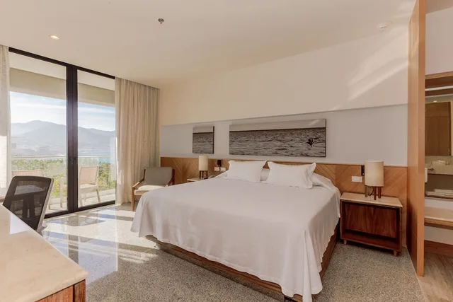 Deluxe, King Bed, Partial Bay View، Hotel Mio Vallarta - Adults Only 7/10