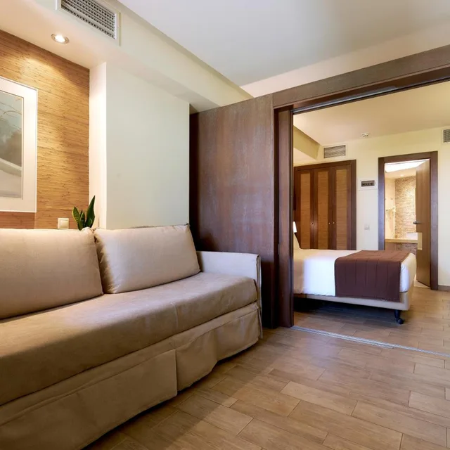 غرفة عائلية، Sirens Beach Hotel 8/10