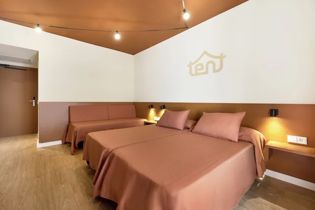 Standard, Twin Beds, with Child Extra Bed, Balcony، Tent Bahia De Palma 2/10