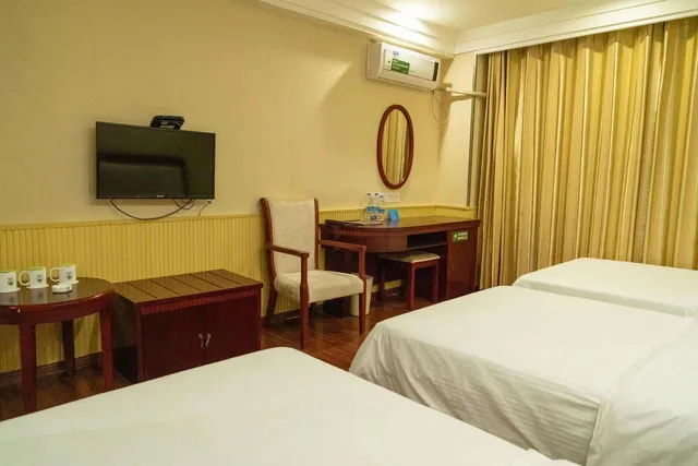 Guest Room, Triple, 3 Beds, Greentree Inn Sanya Jiyang District Yalongbay Yingbin Avenue Hotel 1/1