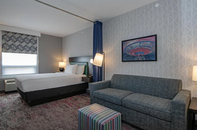 استوديو بسرير كوين مع أريكة، Home2 Suites By Hilton West Edmonton Alberta Canada 8/10