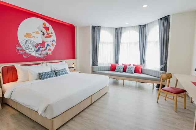 Deluxe Room [28 Sqm] King، Hotel Midtown Ratsada 3/7
