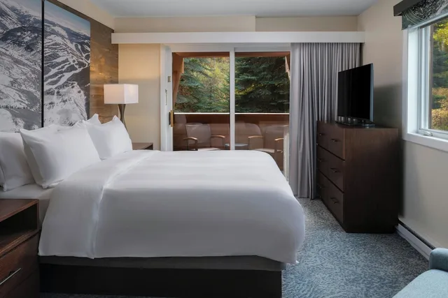فيلا بسرير كوين بشرفة بغرفة نوم واحدة مع أريكة، Marriotts StreamSide Birch at Vail 1/9