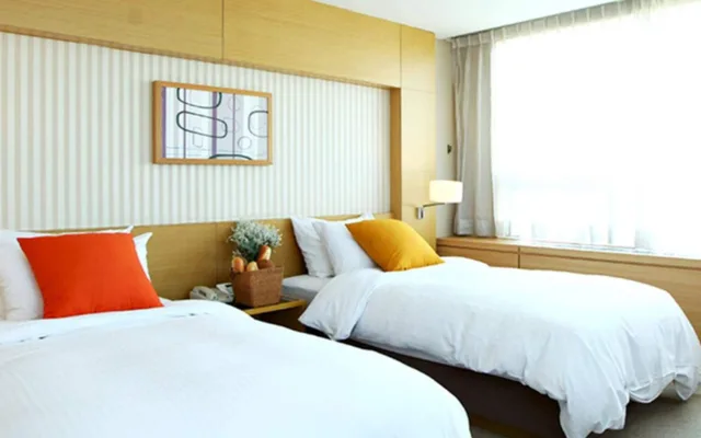 غرفة قياسية بسريرين منفصلين، Interciti Hotel 1/5