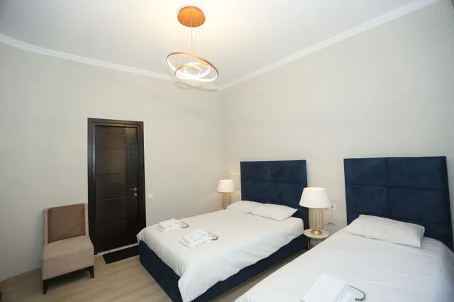 جناح عائلي بسرير كوين وسريرين منفصلين، Atskuri 60 Boutique Hotel 2/3