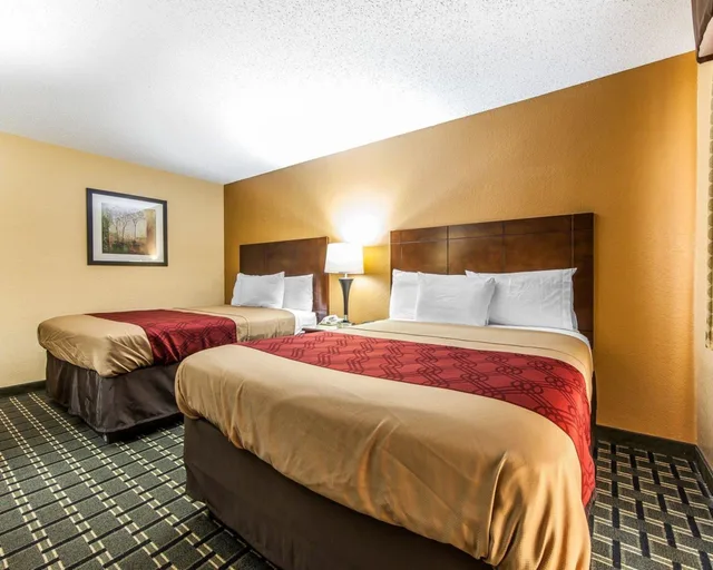 غرفة قياسية بسريرين كوين، Econo Lodge Cartersville Emerson Lake Point 1/10