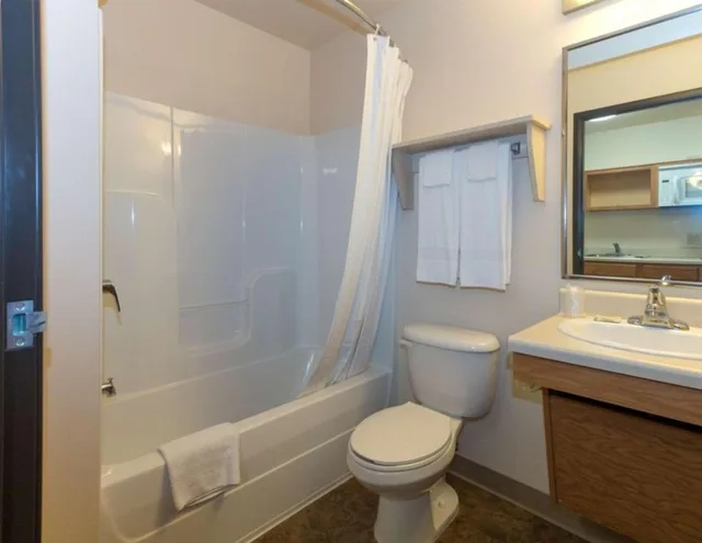 غرفة بسريرين مزدوجين، WoodSpring Suites Conroe 5/7