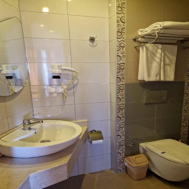 غرفة قياسية ثلاثية، Azak Hotel 3/3
