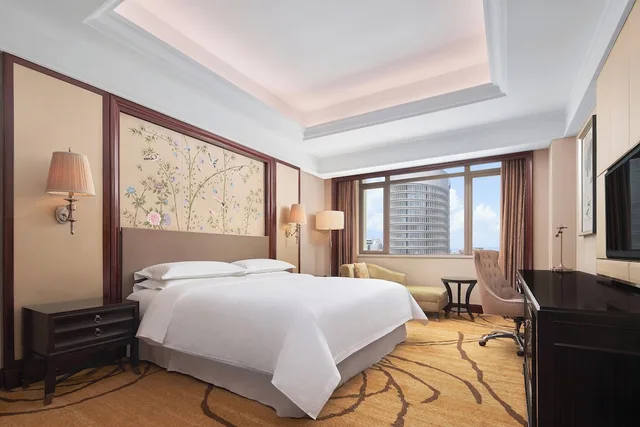 غرفة تنفيذية بسرير كينج مع دخول الصالة، Sheraton Shantou Hotel 1/5