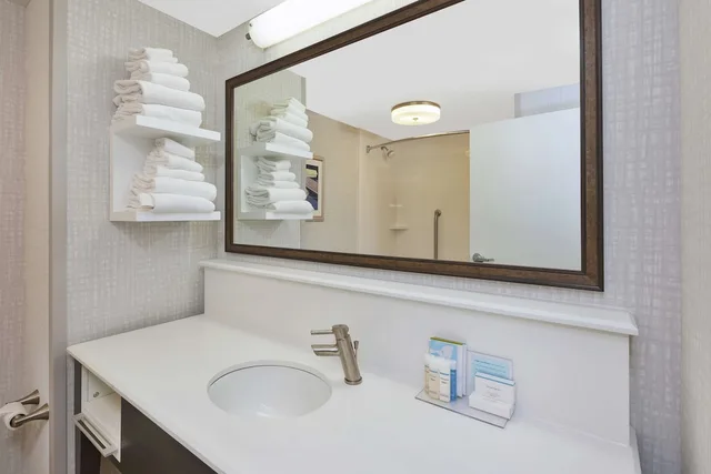 غرفة قياسية بسريرين كوين، Hampton Inn & Suites Wells-Ogunquit 9/10