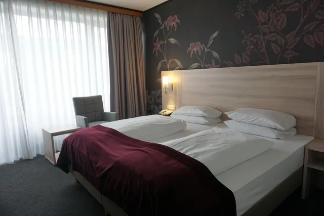 غرفة بسرير كينج، Top Hotel Senator 8/10