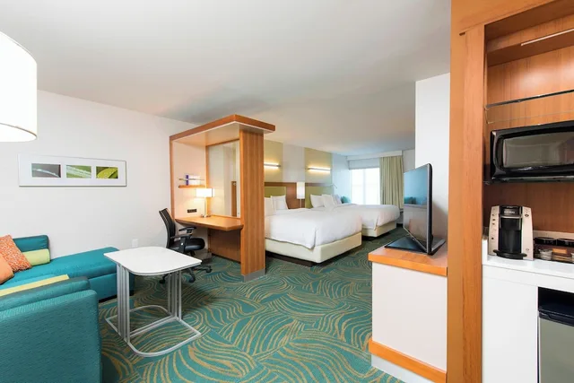 جناح بسريرين كوين مع أريكة لذوي الإعاقة، Springhill Suites Houston Sugar Land 3/5