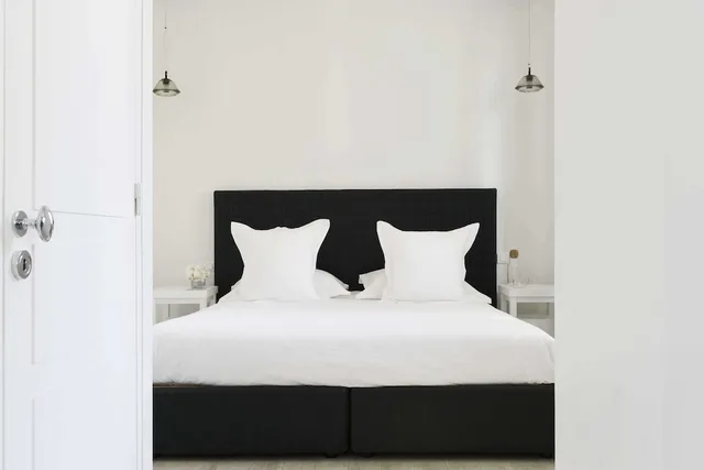 Atelier, Suite, Queen Bed, Sofa، White 1921 Saint-Tropez 5/9