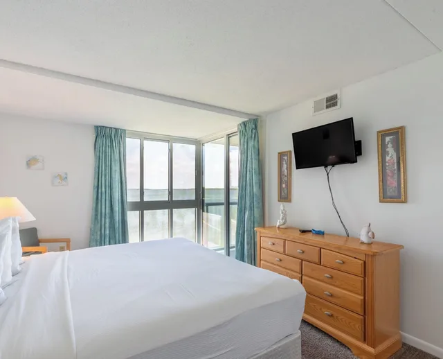 2 Bedrooms, Condo, Standard, 2 Double Beds, King Bed, Bay View, Sofa, Balcony، Bay Club Resort 2/10