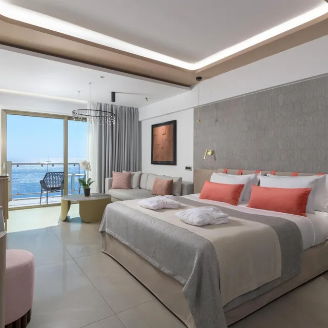 غرفة سوبيريور ثلاثية بإطلالة على البحر، Elysium Resort and Spa 1/6