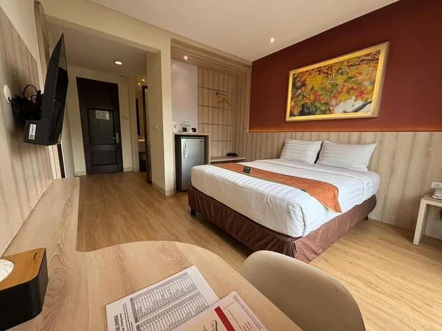 Executive, Queen Bed, Balcony, D'Bamboo Suites 6/10