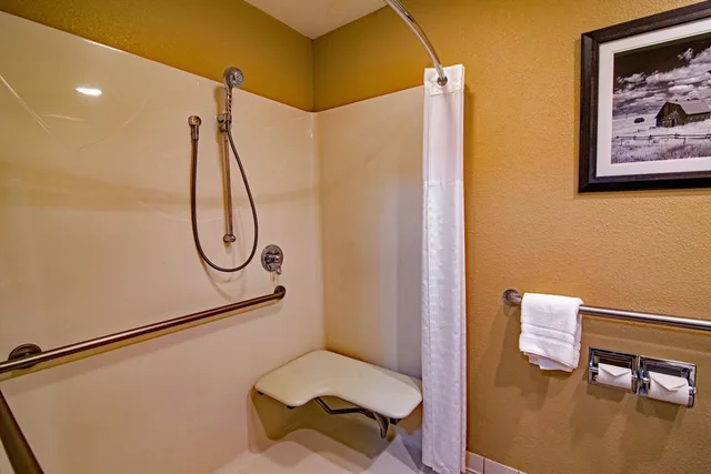 غرفة بسرير كوين لذوي الإعاقة، Best Western Plus Heritage Inn 2/2