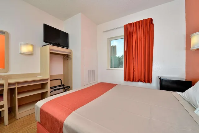 غرفة قياسية بسرير كوين، Motel6 McKinney, TX - North 1/5