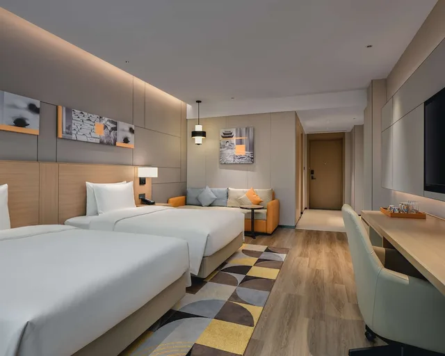 غرفة بسريرين منفصلين بإطلالة على المتنزه مع أريكة، Hyatt Place Chengdu Bio-Town 2/3