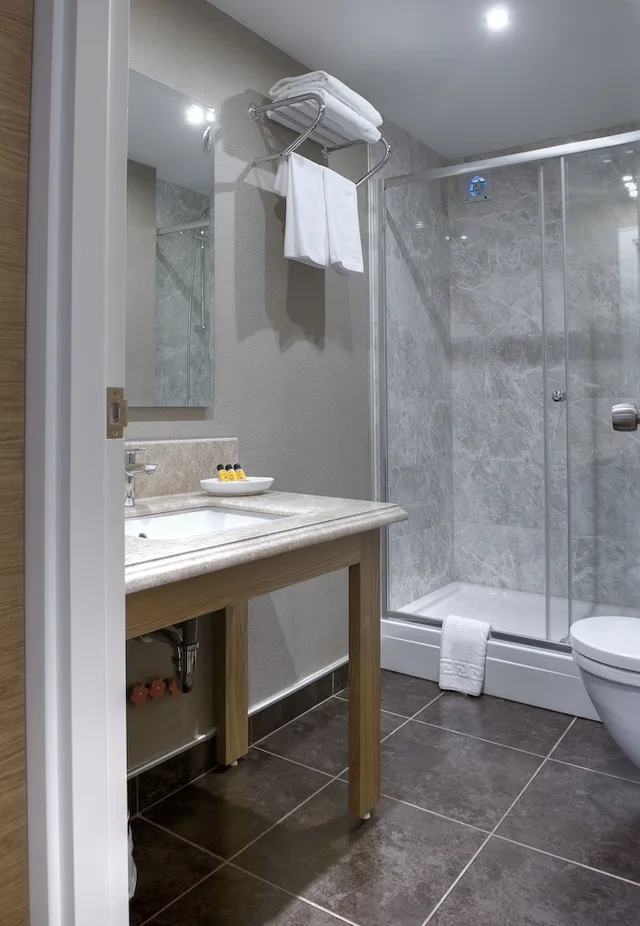 غرفة قياسية بسرير كوين، Rodosto Hotel 3/3