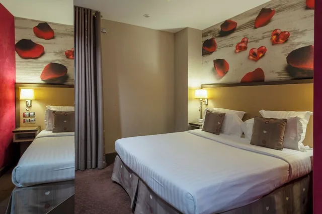 غرفة قياسية بسريرين منفصلين، Hotel Elysa Luxembourg 3/4