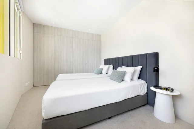 2 Bedrooms, Suite, King and Twin Beds, Ocean View, ULTIQA Air on Broadbeach 7/10
