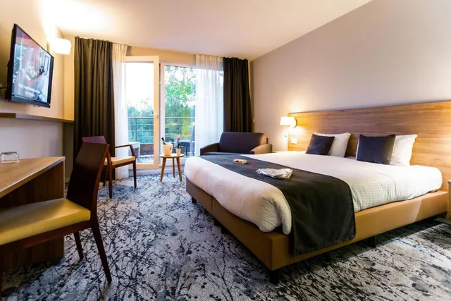 جناح بجاكوزي، Utopia Hotel 1/1