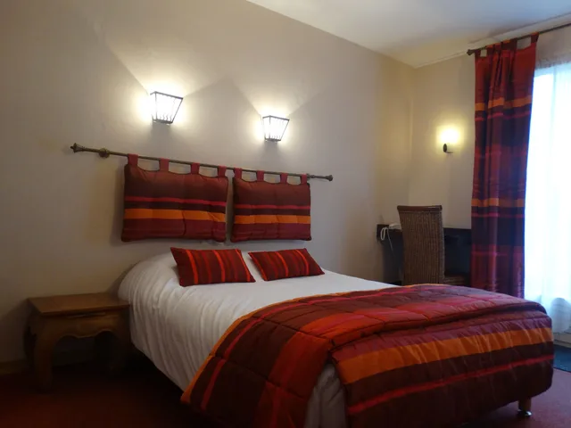 غرفة قياسية بسرير مزدوج، Le Castel Fleuri Hotel 5/8