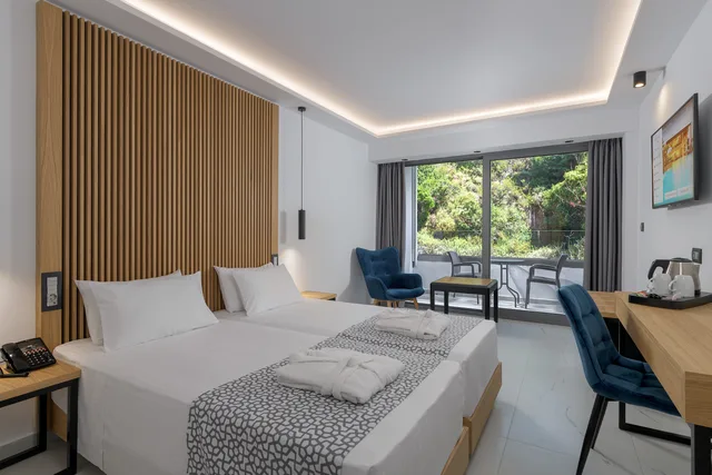 غرفة سوبيريور بسرير مزدوج بإطلالة على الحديقة، Oceanis Beach Hotel 1/5