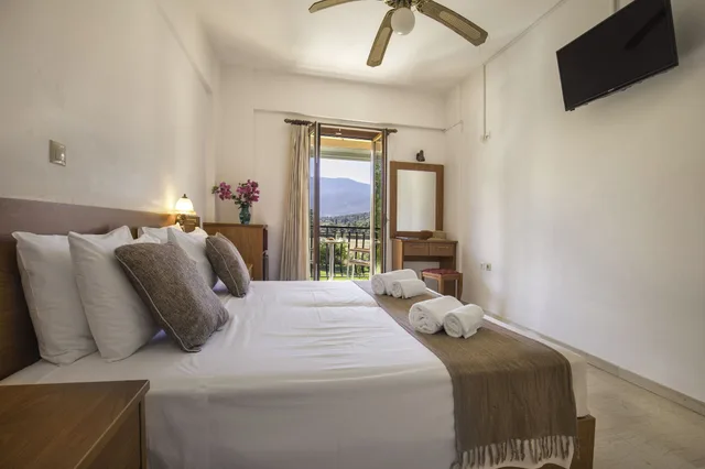غرفة قياسية بسرير مزدوج أو سريرين منفصلين بإطلالة على الجبل، Sami Beach Hotel 3/10