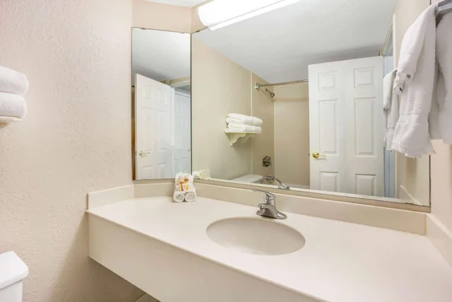 غرفة ديلوكس بسريرين مزدوجين، La Quinta Inn & Suites by Wyndham Seattle Sea-Tac Airport 7/10