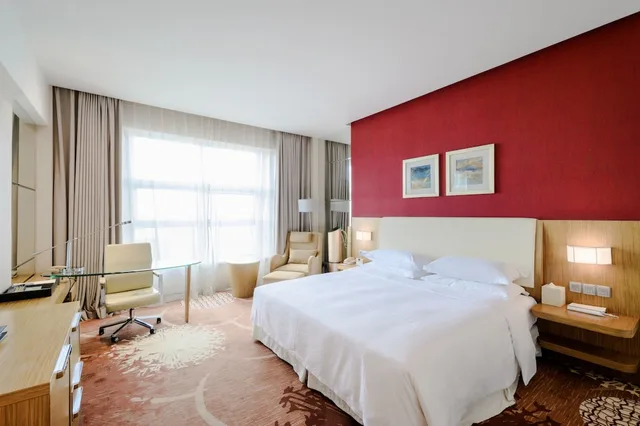غرفة تنفيذية بسرير كينج، Four Points By Sheraton Qingdao Chengyang 3/8