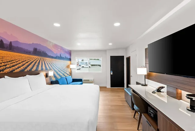 غرفة بسرير كينج لذوي الإعاقة، Clarion Pointe Mount Vernon - Burlington WA 3/10