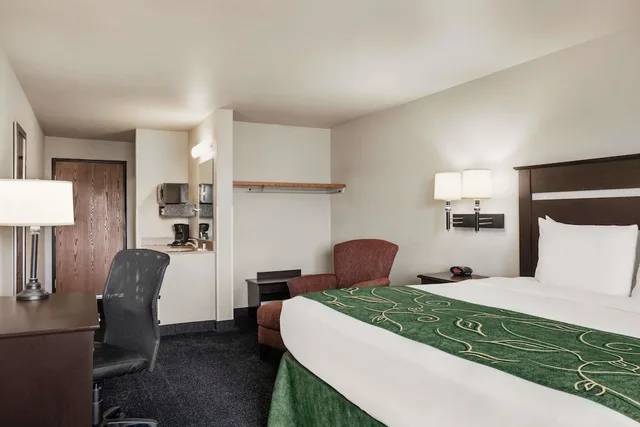 غرفة بسرير كينج، Travelodge By Wyndham Mcalester 2/8