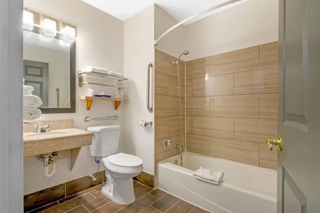 غرفة بسرير كوين مع أريكة لذوي الإعاقة، Quality Inn Mauston I-90 8/9
