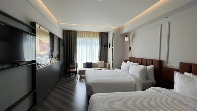 غرفة بريميوم بسريرين منفصلين، Ramada Encore by Wyndham Indore Nipania 1/3