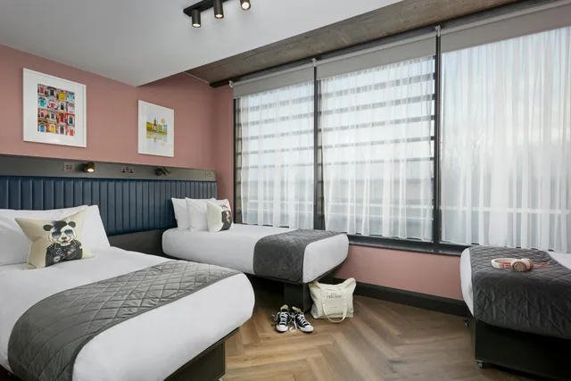 غرفة قياسية ثلاثية، Dublin One Hotel 1/2