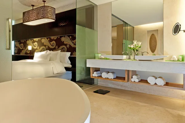 جناح كلوب بسرير كينج بغرفة نوم واحدة، The Westin Gurgaon New Delhi 2/3