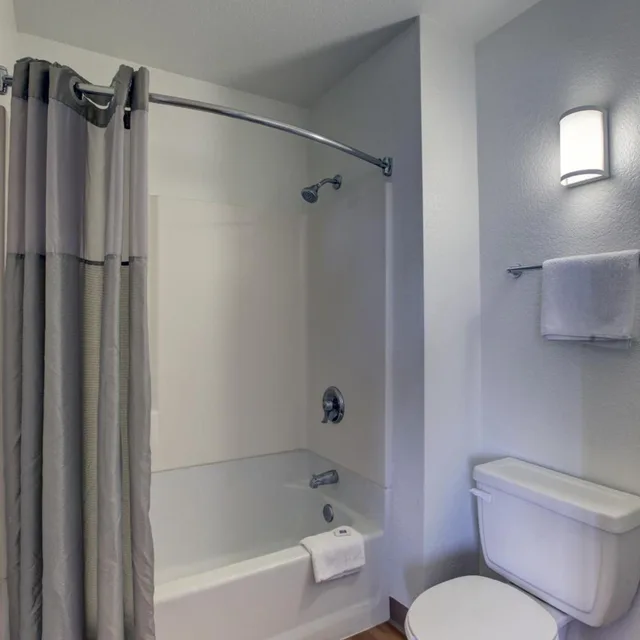 غرفة بسرير كوين للمدخنين، Motel6 Bellflower, CA - Los Angeles 8/10