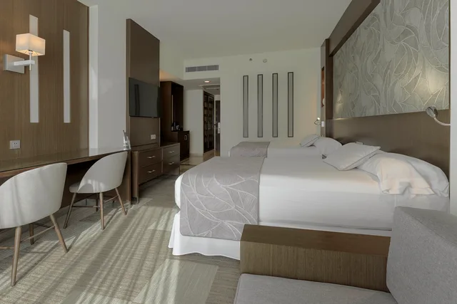 غرفة عائلية، Riu Plaza Guadalajara 2/3