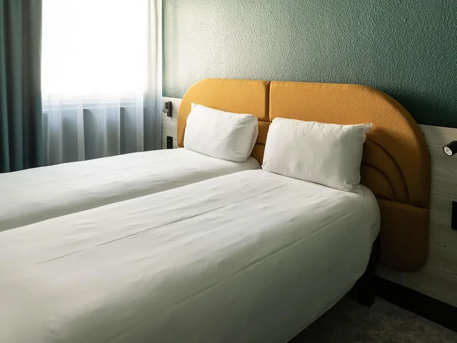 غرفة سوبيريور بسريرين منفصلين، ibis Styles Brugge Centrum 1/2