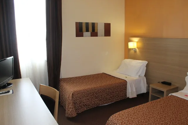 غرفة كلاسيكية مفردة بسرير مزدوج، B&B HOTEL Calenzano First 1/6