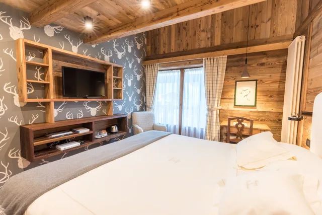 جناح جونيور بسريرين منفصلين بشرفة، AUBERGE DE LA MAISON 10/10