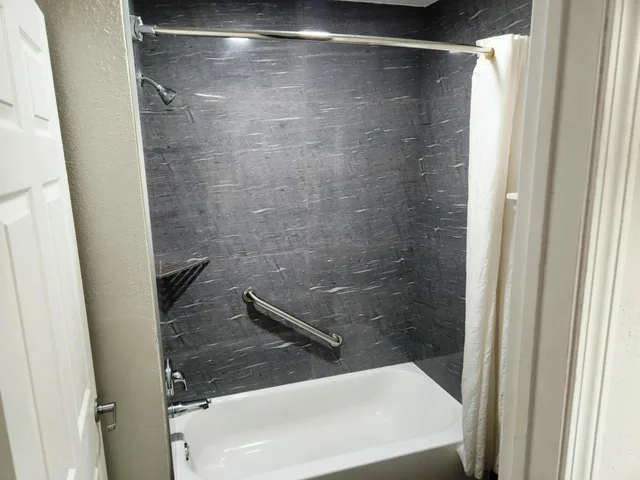 Room, 2 Queen Beds, Express Inn Hobby Airport 9/9